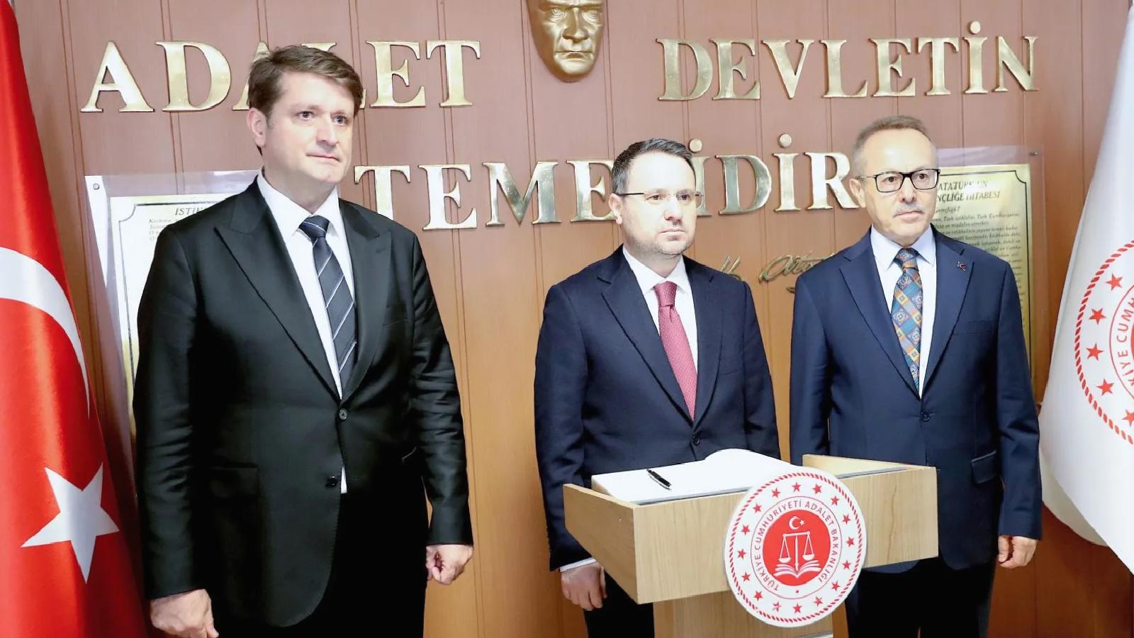 Tanrıkulu’ndan Akın Gürlek’e: Diyarbakırda MHP ve AK Parti’yi ziyaret etmesi, Türkiye’de adaletin taraflı yere getirildiğini gösteriyor