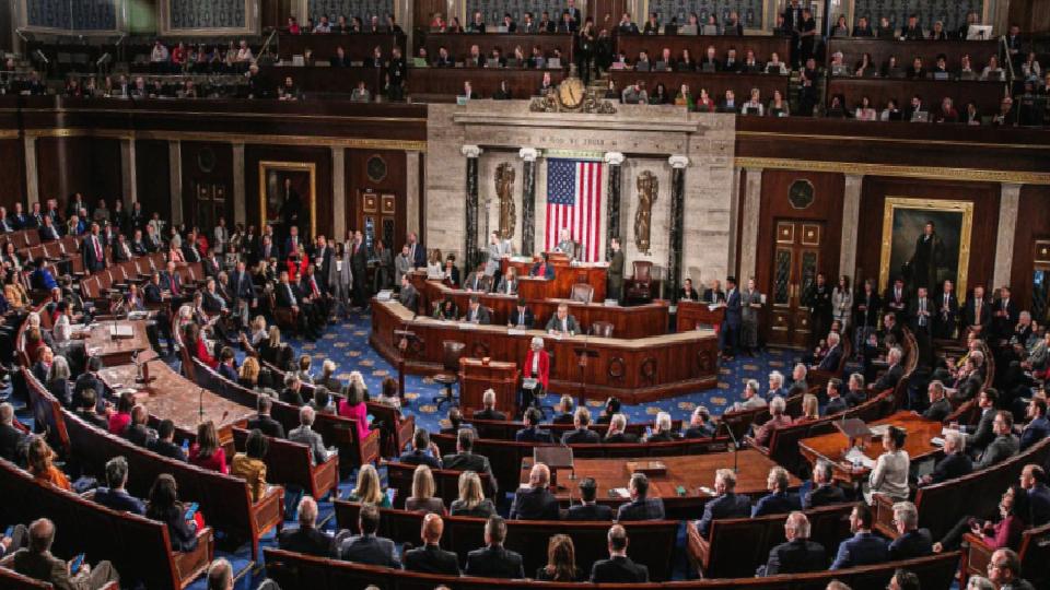 Trump’ın “savaş yetkileri” tasarısına çifte ret
