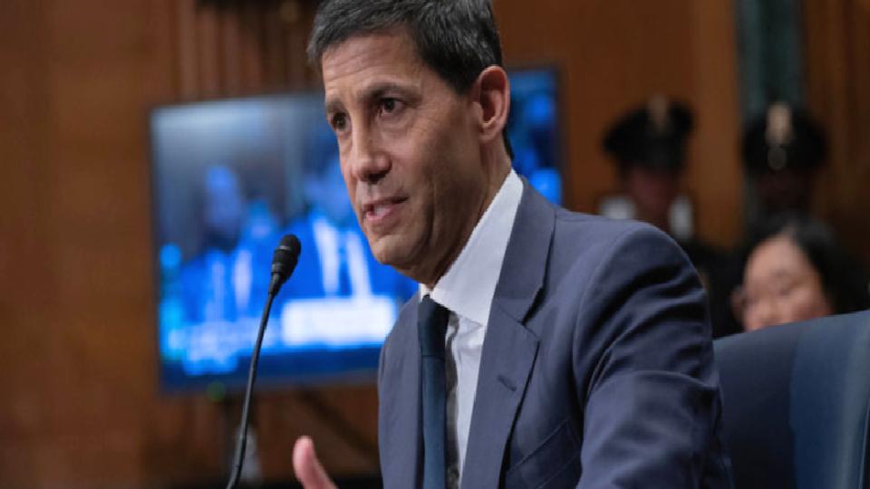 ABD Senatosu Kevin Warsh’un Fed başkanlığını onayladı