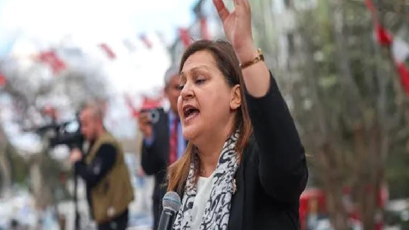 AKP’ye geçmesi beklenen Burcu Köksal, CHP’den AKP’ye geçen Çelebi’ye “Fesli deli Kadir’in yol arkadaşlarının yolunu seçtin” demiş
