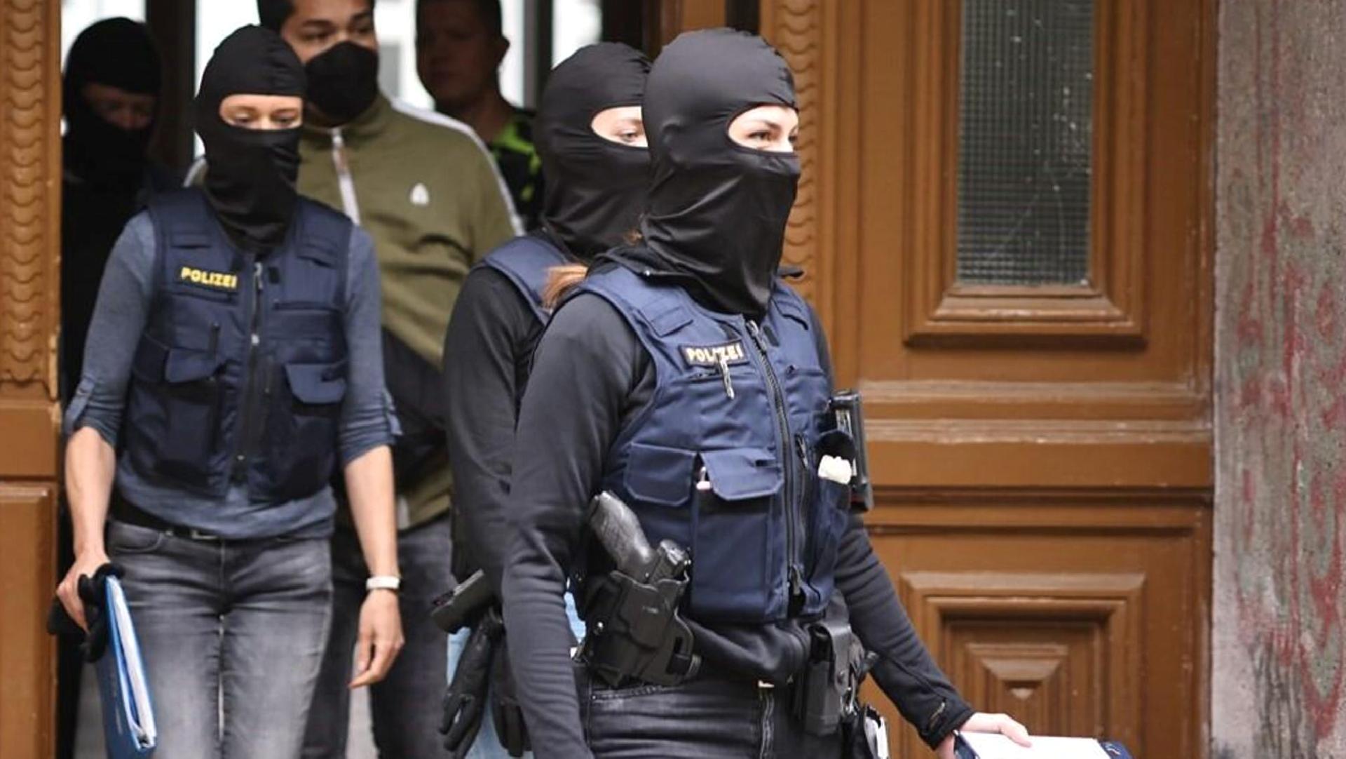 Almanya’daki banka soygununda hırsızlar müşterileri rehin aldı: Özel kuvvetler şehir merkezini kuşattı