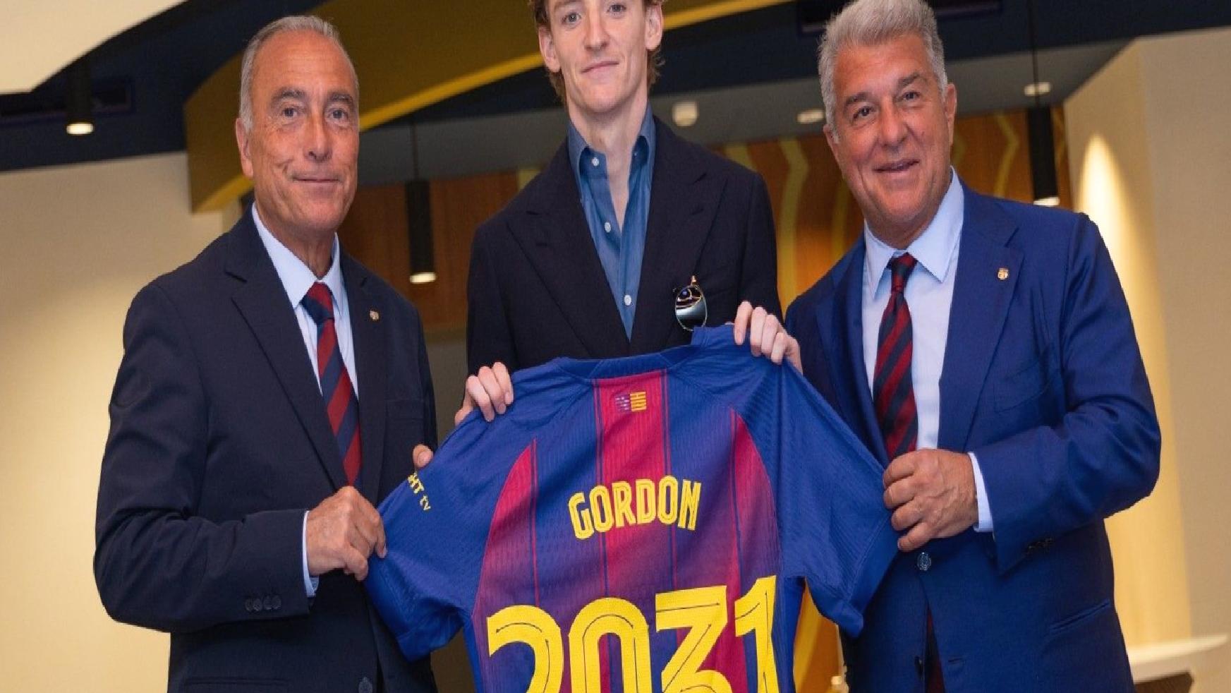 Barcelona ilk hamlesini yaptı: Devler Ligi’nin yıldızı açıklandı!
