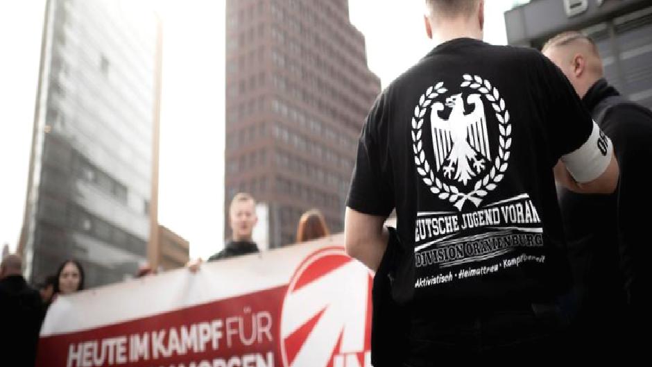 Berlin’de madalyonun öteki yüzü: Neonazi gençler