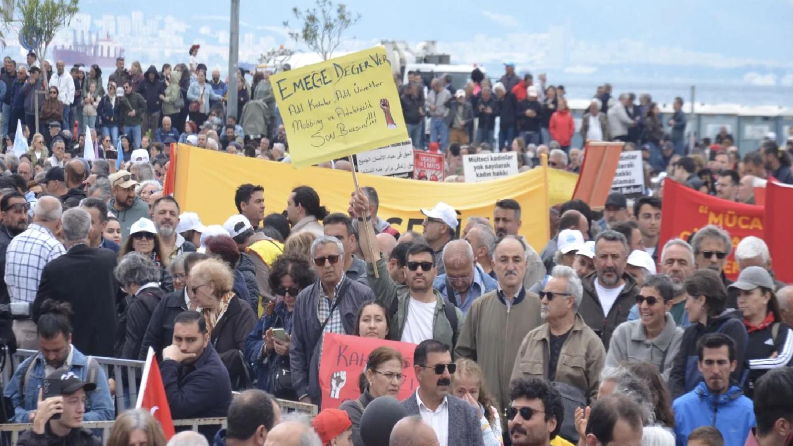 Binlerce emekçi 1 Mayıs’ta Gündoğdu Meydanı’nı doldurdu: Emek, adalet, özgürlük ve demokrasinin hâkim olduğu düzeni inşa edeceğiz!
