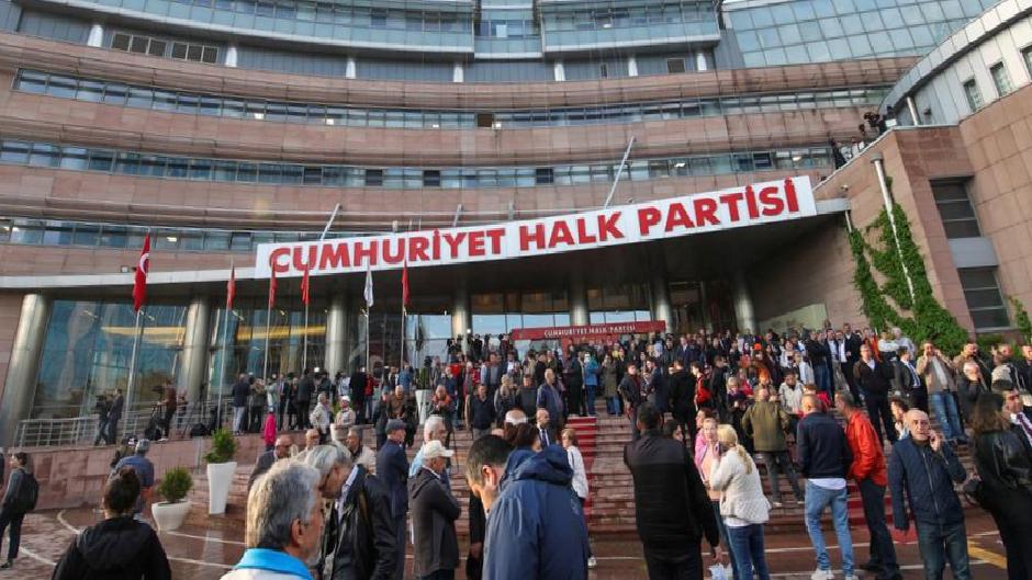 CHP’de kritik gün: İki lider, iki ayrı program