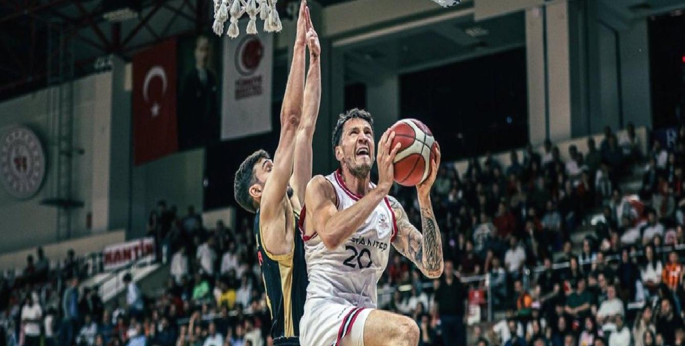 Gaziantep Basketbol, play-off yarı final serisinde 1-0 ne geçti