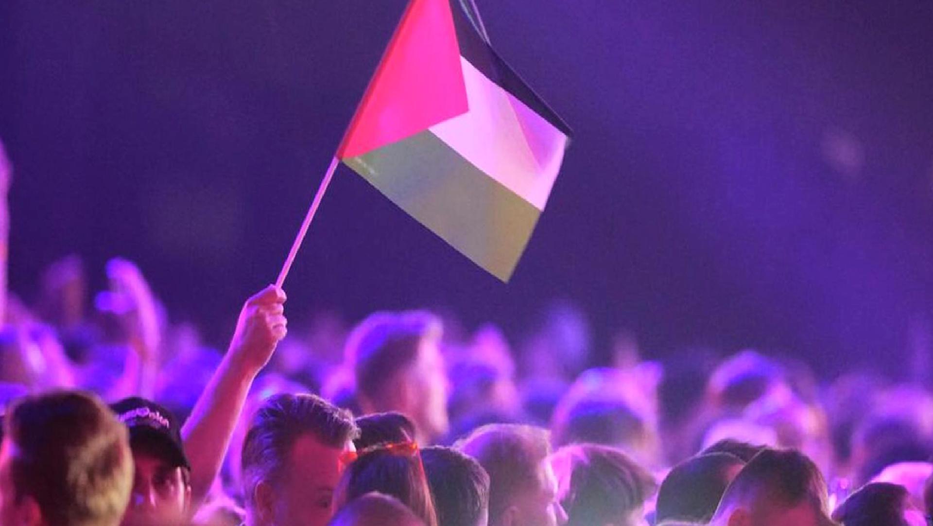 İsrail’e Eurovision’da protesto: Seyirciler zorla çıkartıldı