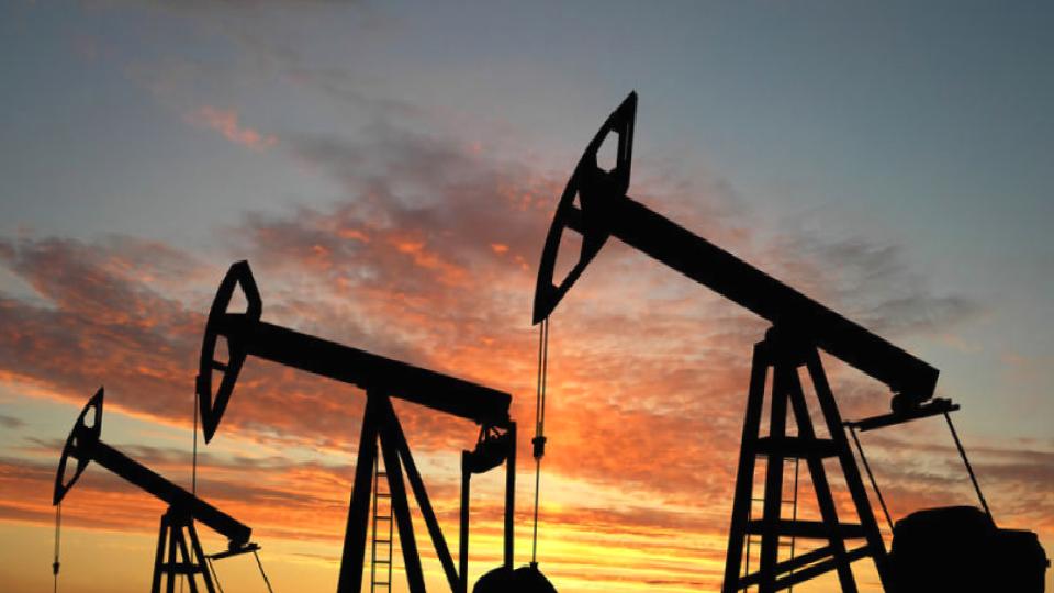 Petrol ve doğalgaz sert düştü
