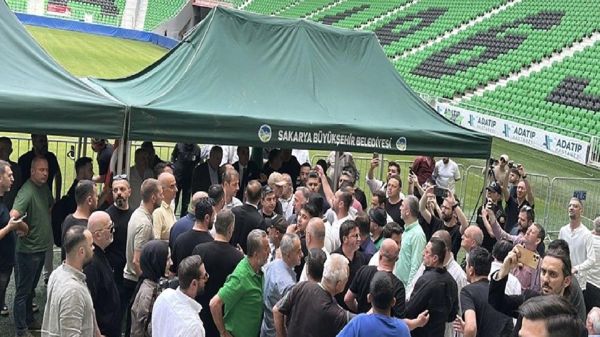 Sakaryaspor’un olağan genel kurulu “gerginlik” nedeniyle ertelendi