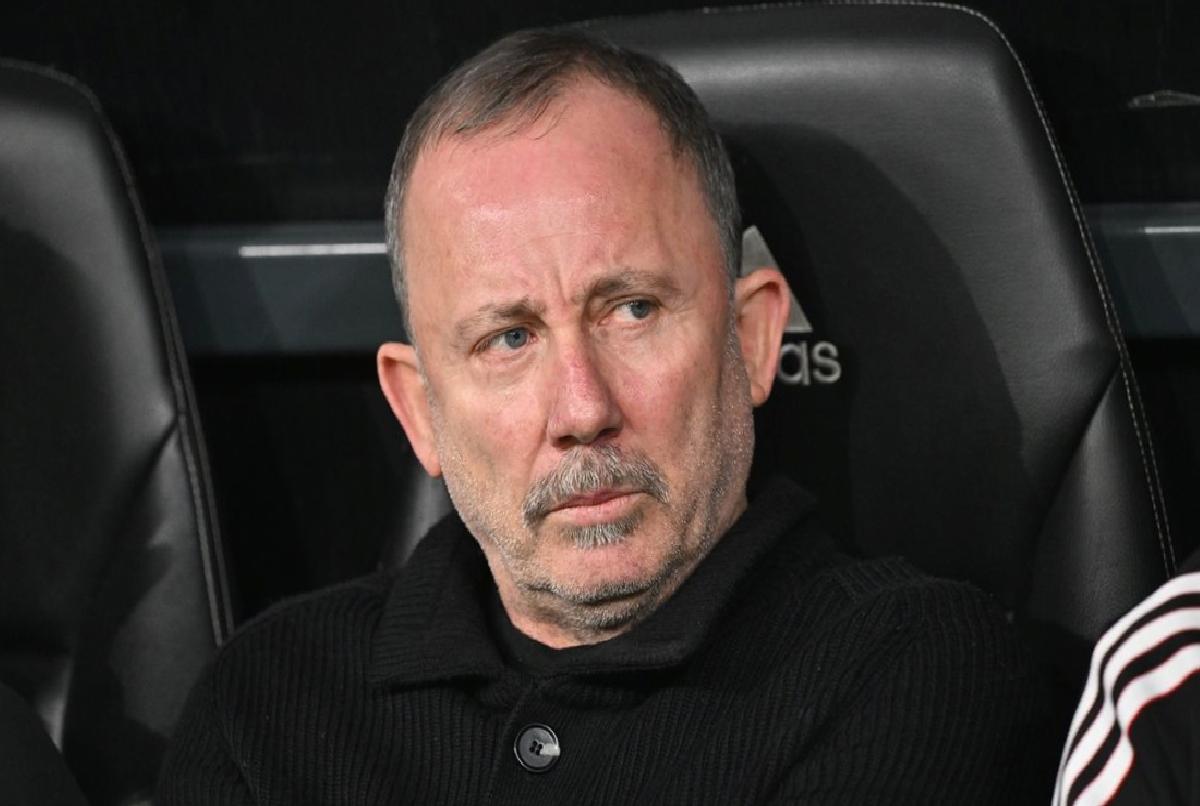 Sergen Yalçın’ın Konyaspor yenilgisini sonrası istifa kararı aldığı, yönetim tarafından vazgeçirdiği iddia edildi