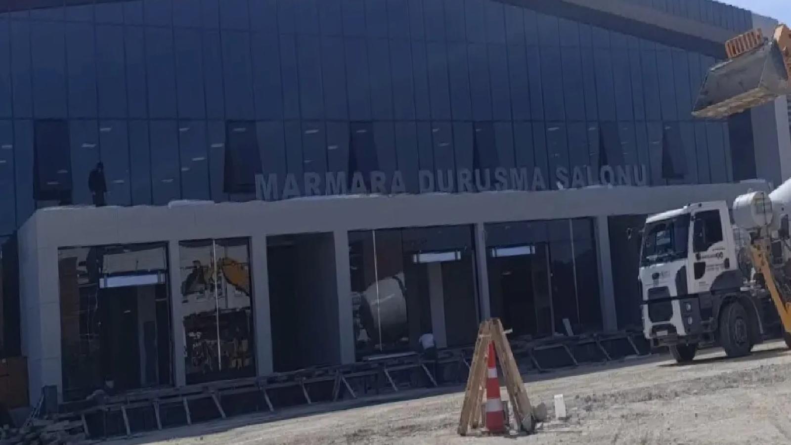 Silivri’de yeni inşa edilen salonda sona gelindi, tabelası asıldı, önümüzdeki hafta faaliyete girmesi bekleniyor