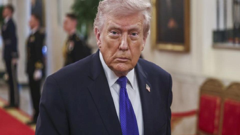 Trump: İran Hürmüz’den geçen Güney Kore gemisine saldırdı