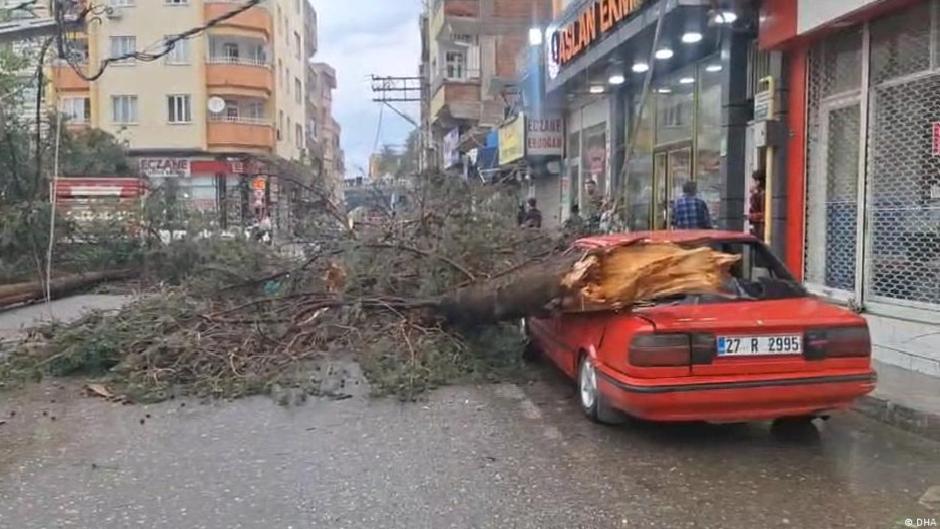 Türkiye genelinde fırtına ve yağış: 1 ölü, çok sayıda yaralı