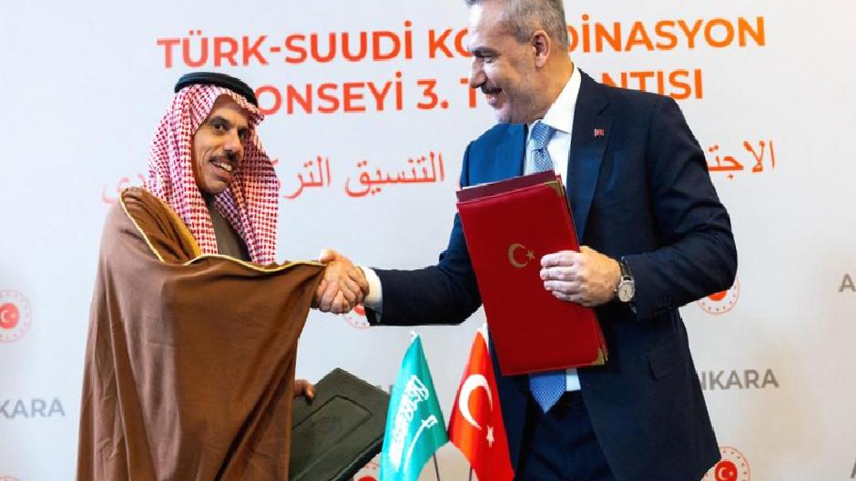 Vize muafiyeti: Türk vatandaşlarına hâlâ yok, Suudilere var