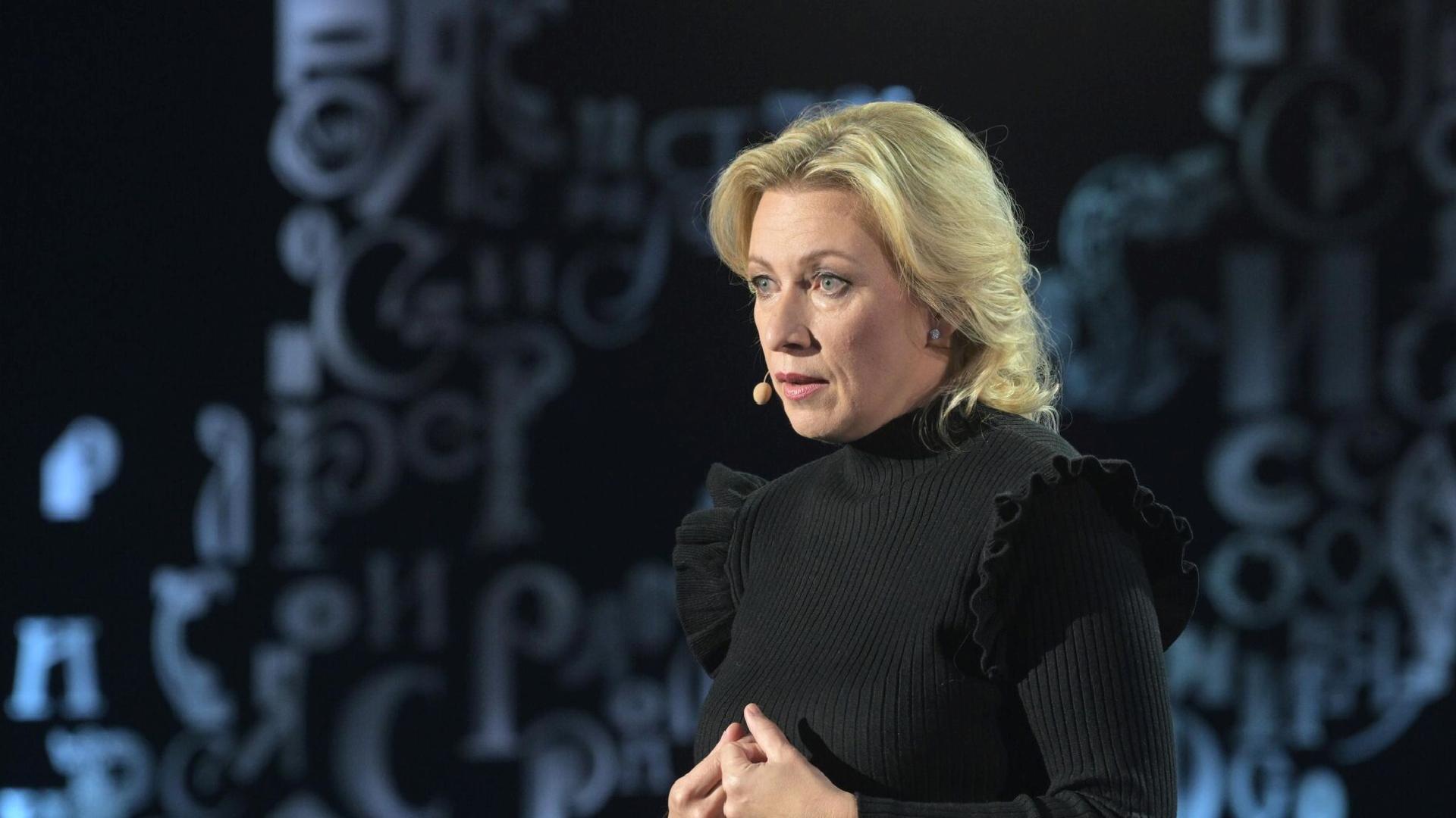 Zaharova: Zelenskiy seçmenlerine de atalarına ihanet etti