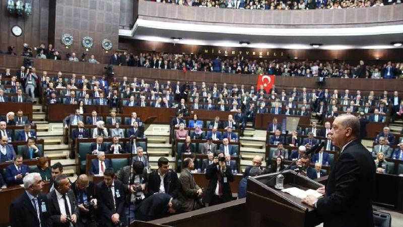 AKP’de “çözülme ve kopuş” iddiaları: Parti toplantılarında gerçek gündem konuşulmuyor; milletvekilleri çalışmalara katılmıyor