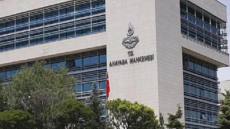 AYM’den OHAL KHK başvurularında iki farklı karar: Birine ihlal, diğerine ret