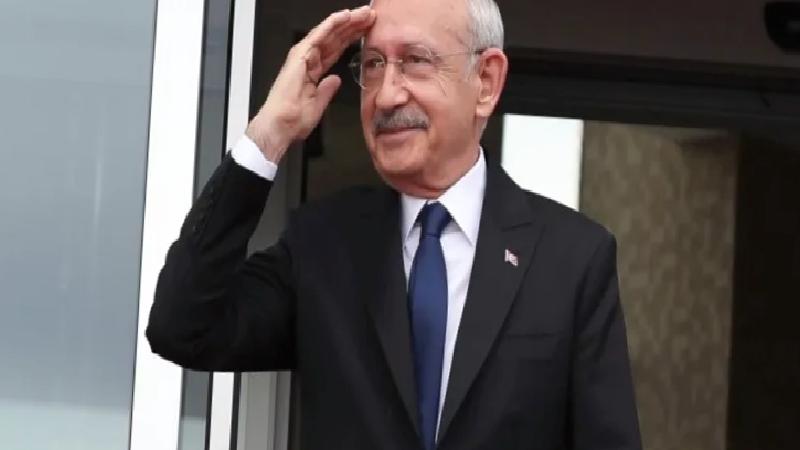 CHP’de telefon trafiği: Kılıçdaroğlu’nun belirlediği yeni yönetim, kurultay için imza veren 111 milletvekilini aradı