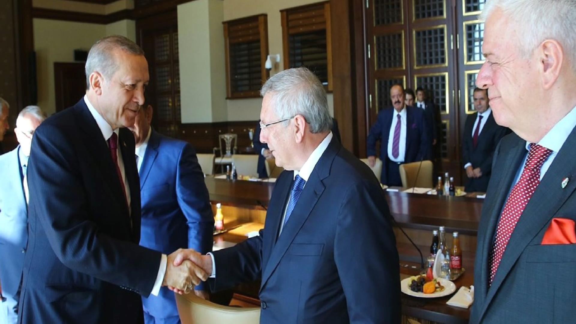 Cumhurbaşkanı Erdoğan, Aziz Yıldırım’la telefon görüşmesi yaptı