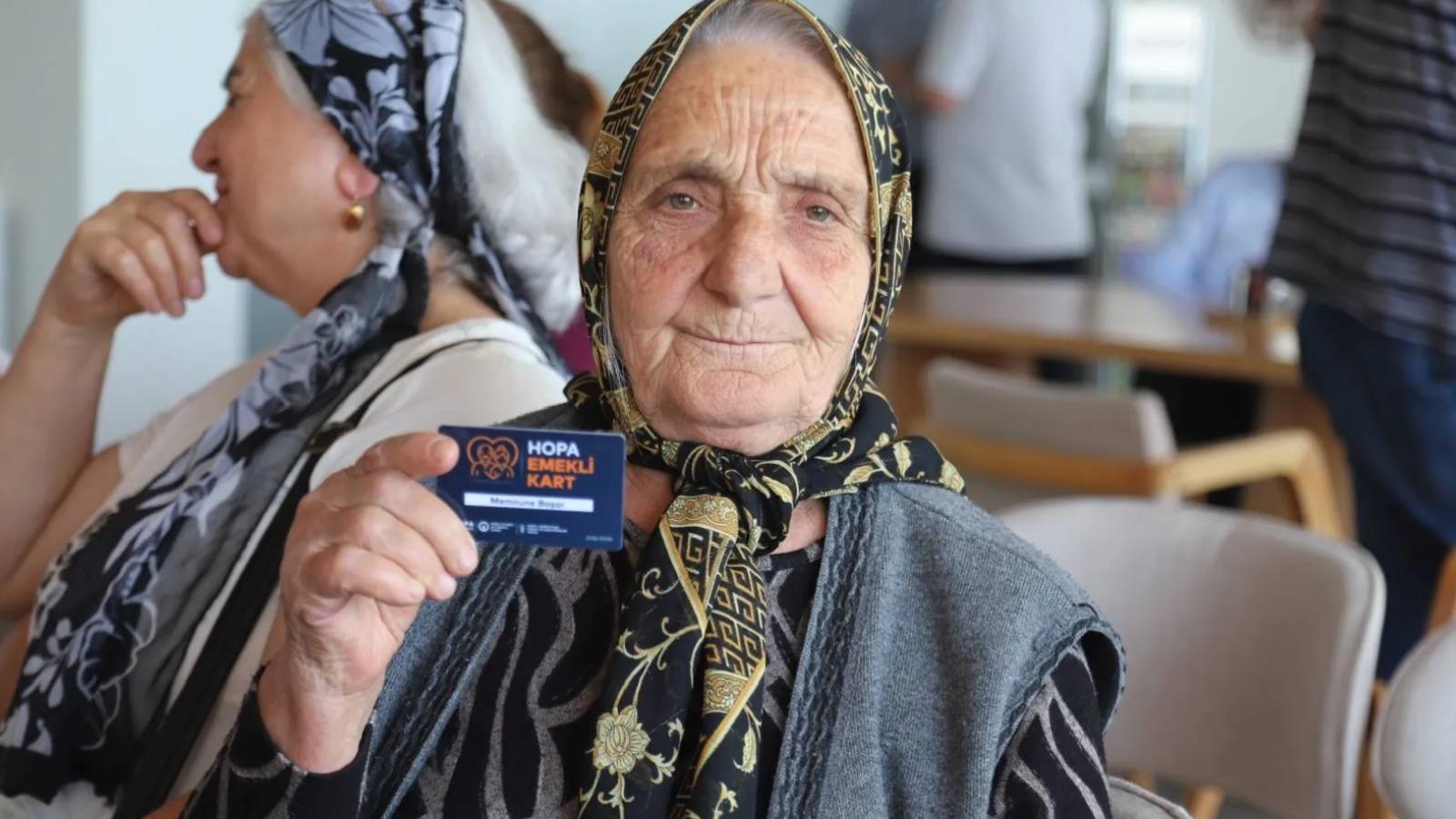 Hopa’da dayanışmayı büyüten proje: Emekli kart hayata geçti