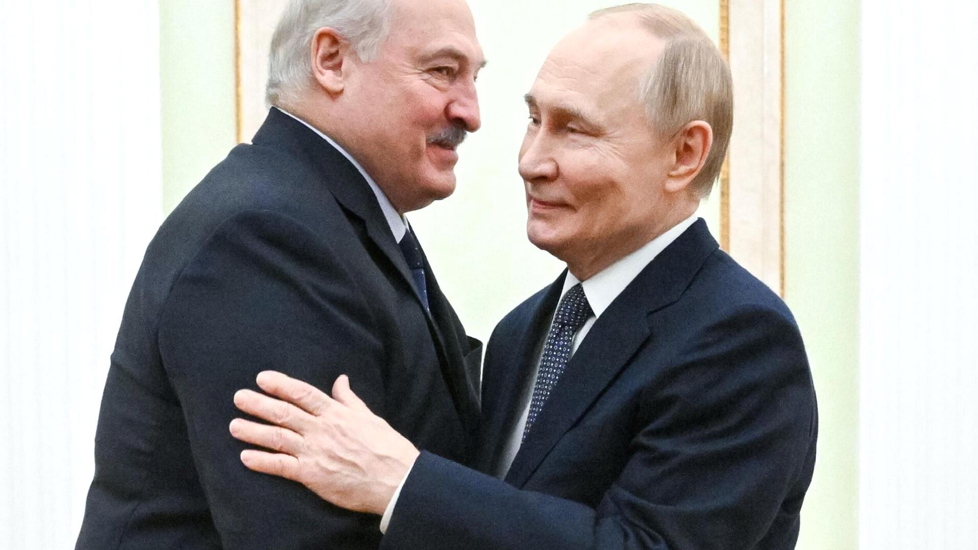 Lukaşenko’dan Putin’e ‘Rusya Günü’ mesajı: ‘Adil dünya düzeninin garantörü’