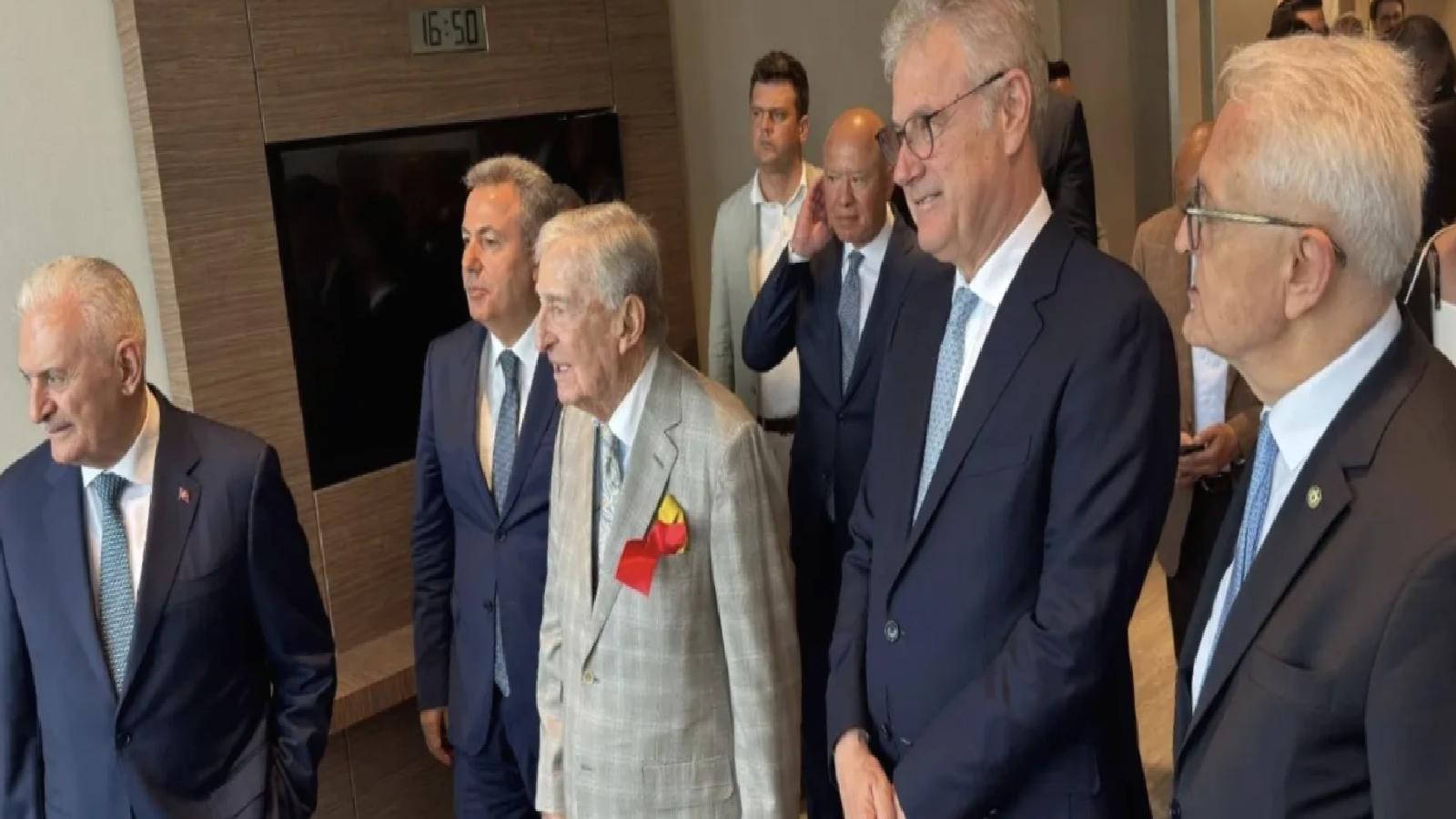 Nevşin Mengü: Rahmi Koç olayında espriye gülen Binali Yıldırım’la ilgili bir adım atılmadı; AKP’li olmanın bazı avantajları!