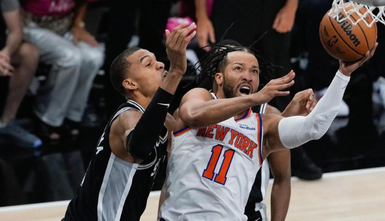 New York Knicks final serisine galibiyetle başladı, bir ilke imza attı
