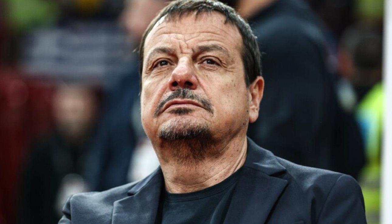 Panathinaikos Başantrenörü Ergin Ataman’dan Türkiye aleyhine slogan atan Olympiakos taraftarına tepki