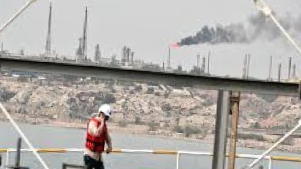 Petrol, ABD-İran belirsizliğiyle yüksek seyrini koruyor