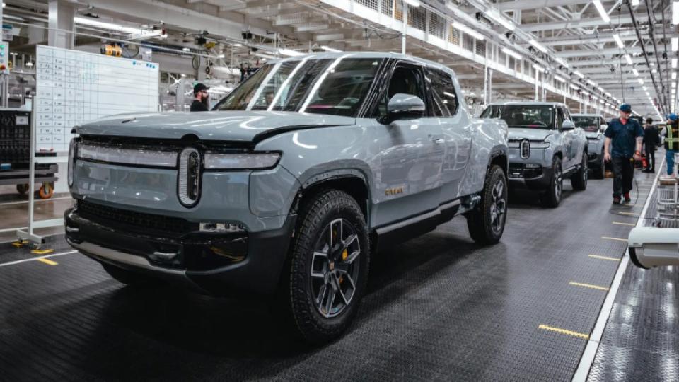 Rivian, yüzlerce çalışanıyla yollarını ayırıyor