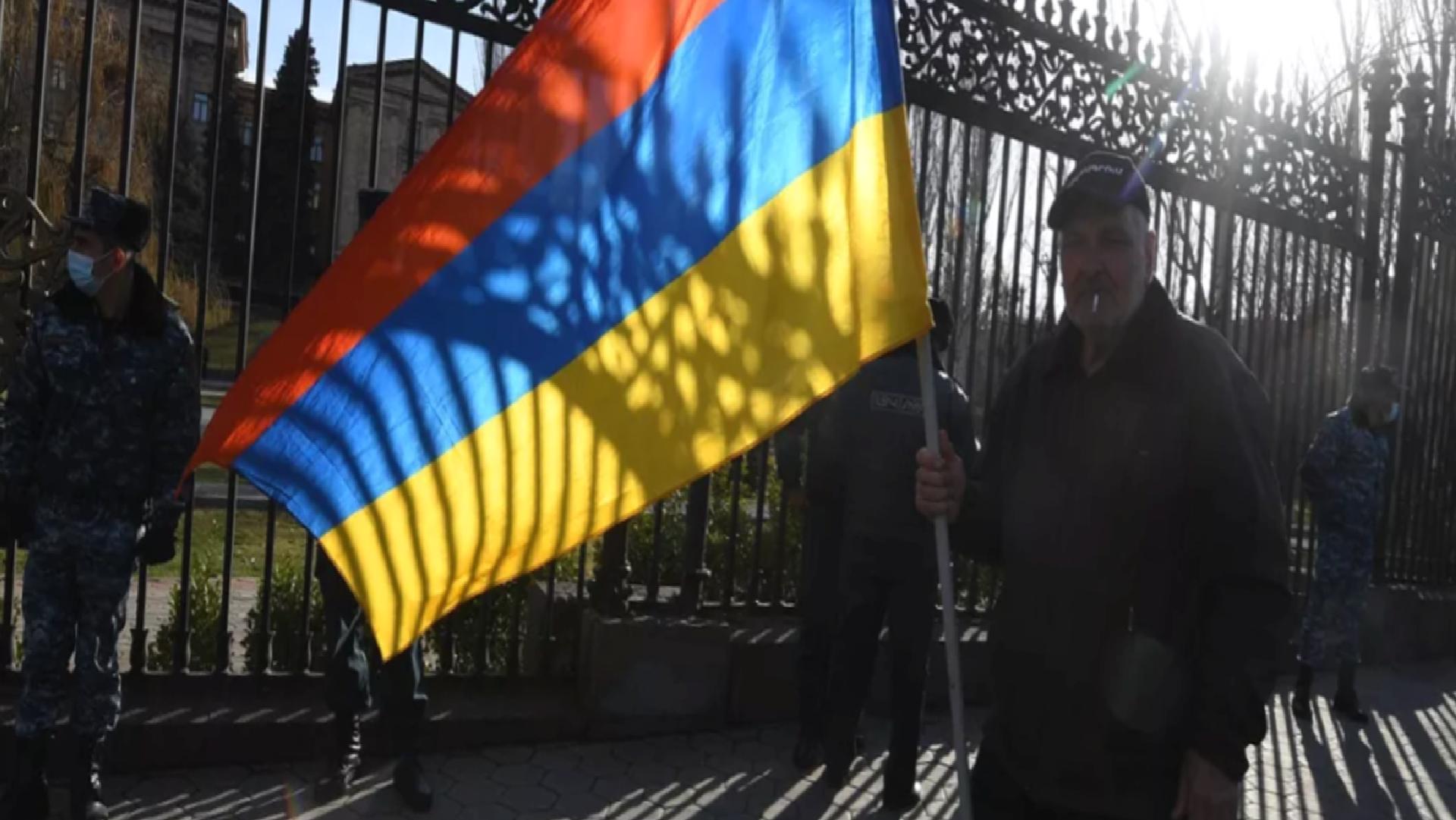 Rusya Dış İstihbarat: AB, Ermenistan’dan Rusya ile dini bağlarını koparmasını talep ediyor
