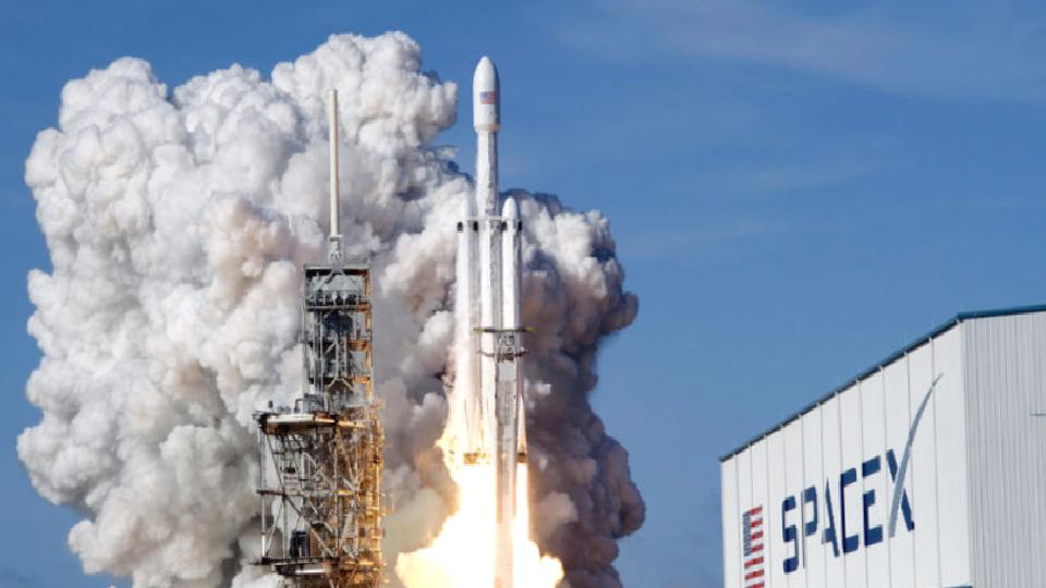 SpaceX, Amazon’dan sonra Microsoft’u da geride bıraktı