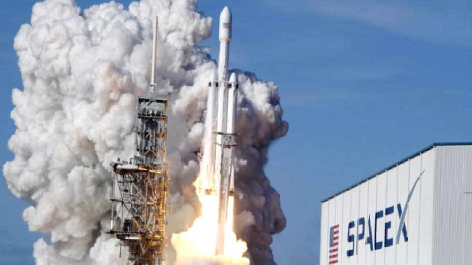 SpaceX, dev halka arzda bankalardan komisyon indirimi istiyor