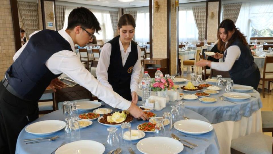 Ticaret Bakanlığı’ndan işletmelere ‘servis ücreti’ uyarısı