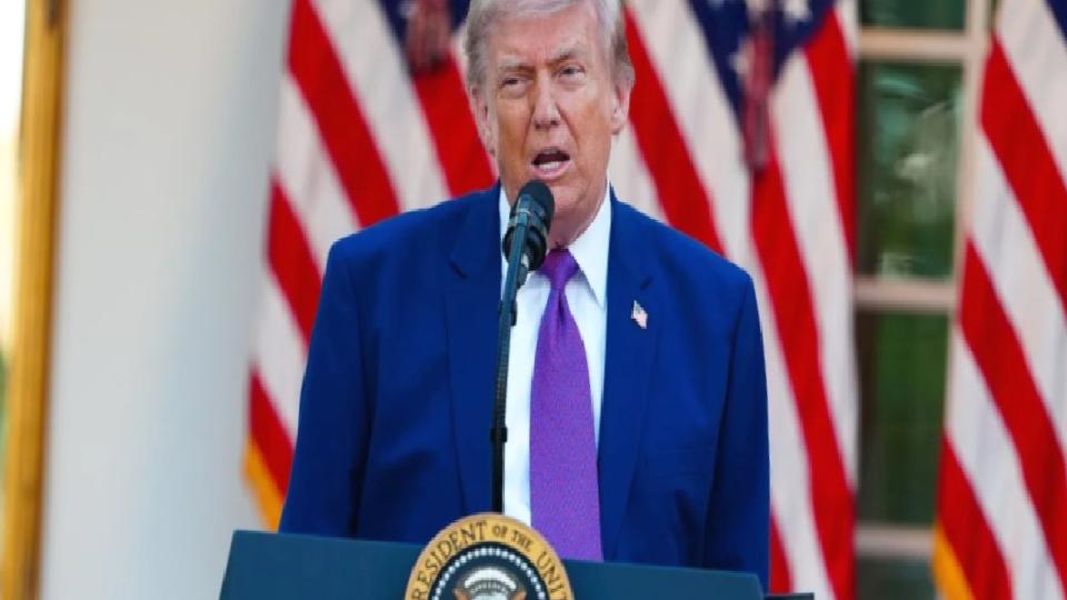 Trump: İran’la görüşmeler devam ediyor