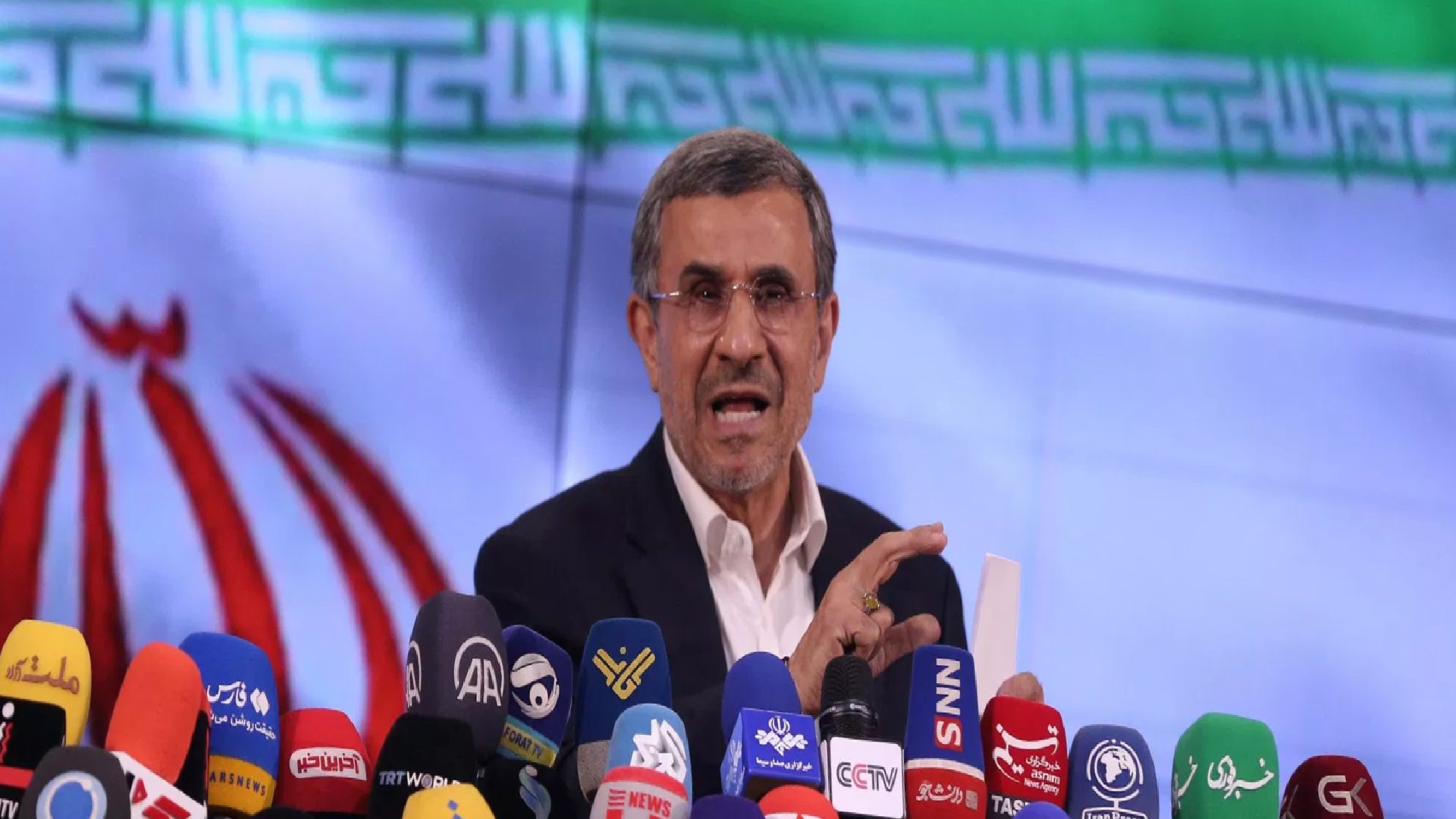 Ahmedinejad’ın basın sözcüsü Sputnik’e açıkladı: ‘Önce öldürüldüğü, sonra da hapiste olduğu yalanını yaydılar’
