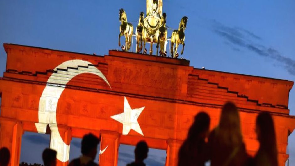 Almanya’daki CHP birliklerinde YENİ Parti hareketliliği