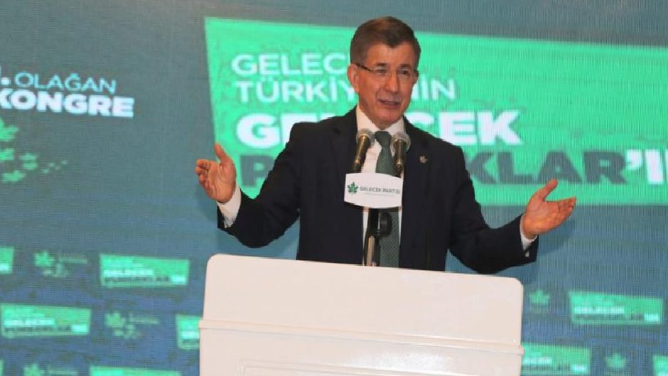 Davutoğlu siyaseti bıraktı, Gelecek Partisi feshedildi
