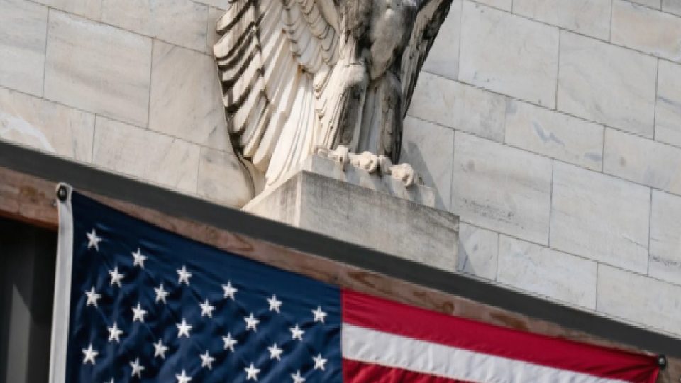 Fed, faizi üst üste beşinci kez sabit bıraktı