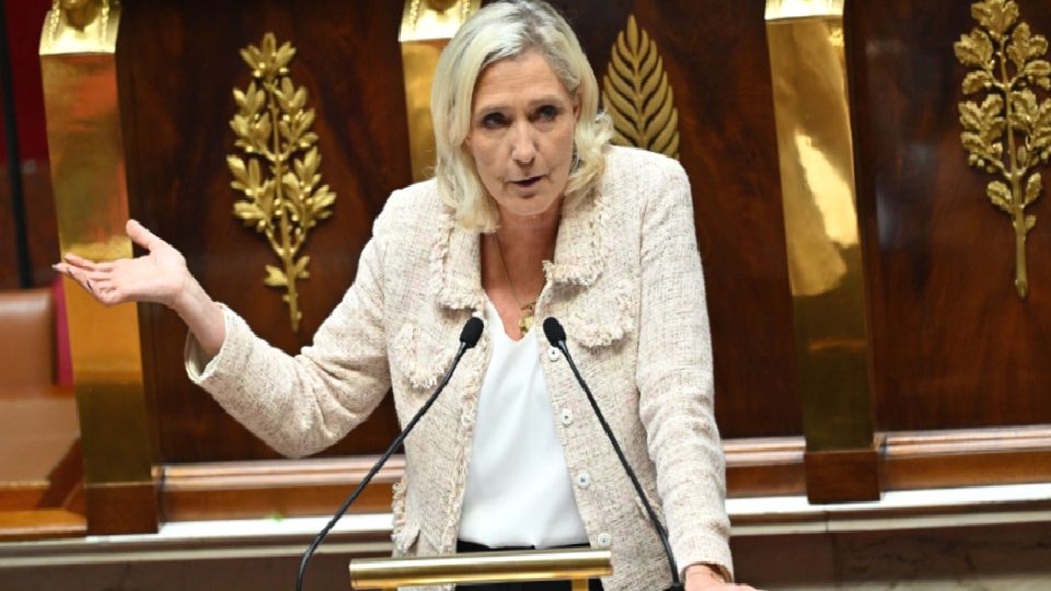 Le Pen cumhurbaşkanlığı adaylığını resmen açıkladı