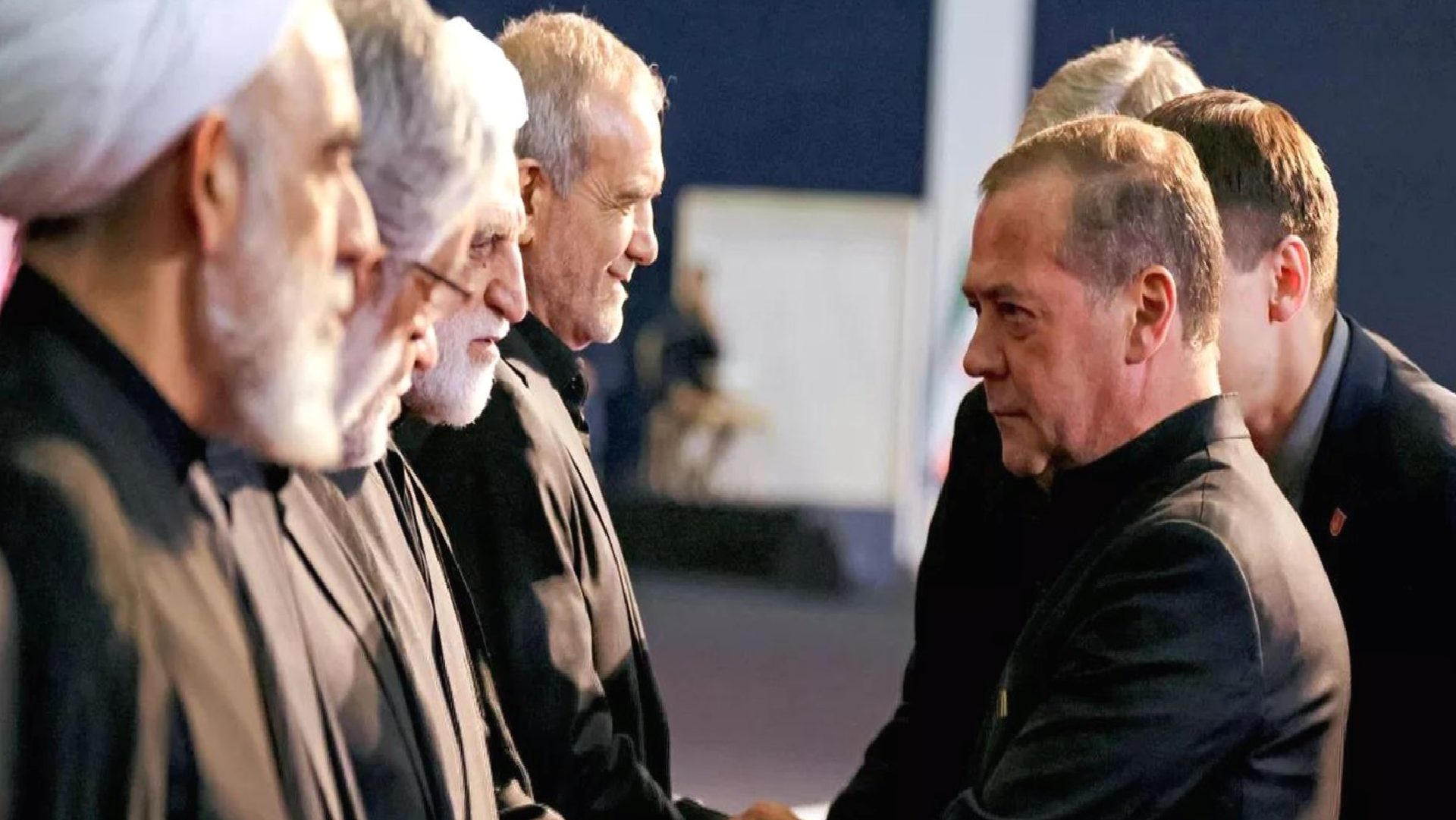 Medvedev’den Tahran ziyareti sonrası çarpıcı açıklamalar: ‘Müzakereler iyidir, ancak bir sonuçla neticelenmeli’