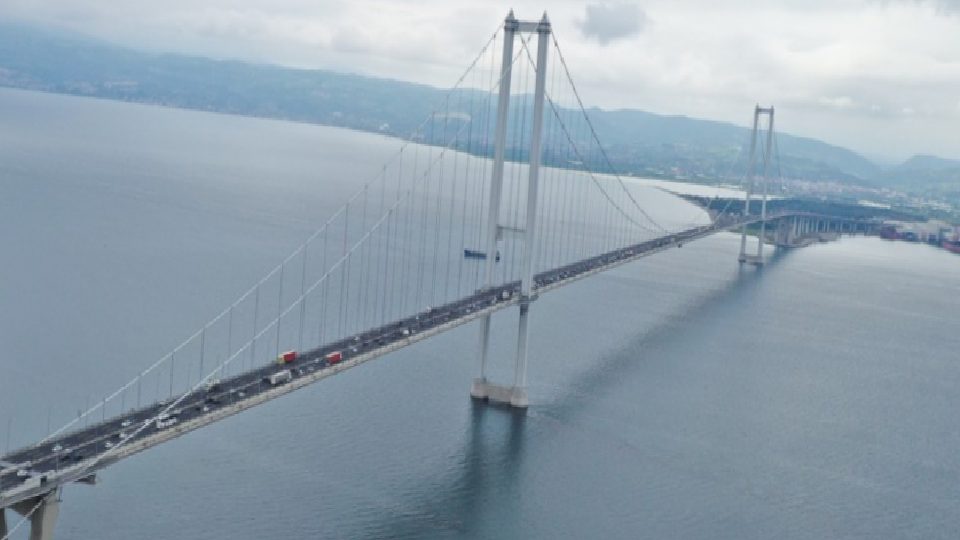 Otoyol ve köprü ücretlerine zam