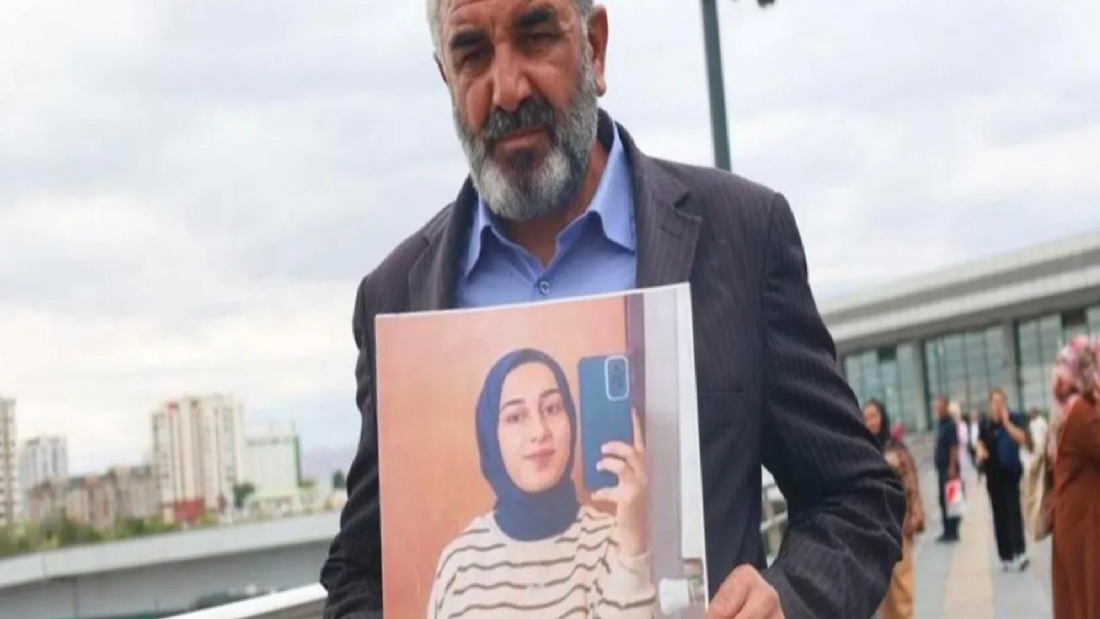 Van Barosu Rojin Kabaiş dosyasından neden çekildi, taraflar ne diyor?