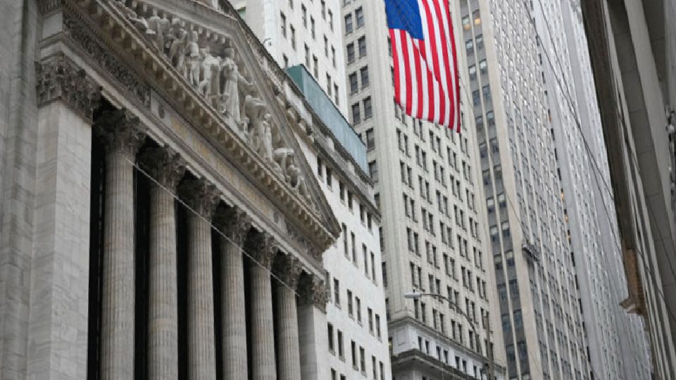 Wall Street bankalarının rekor çeyreği, işten çıkarmaları yavaşlatmadı
