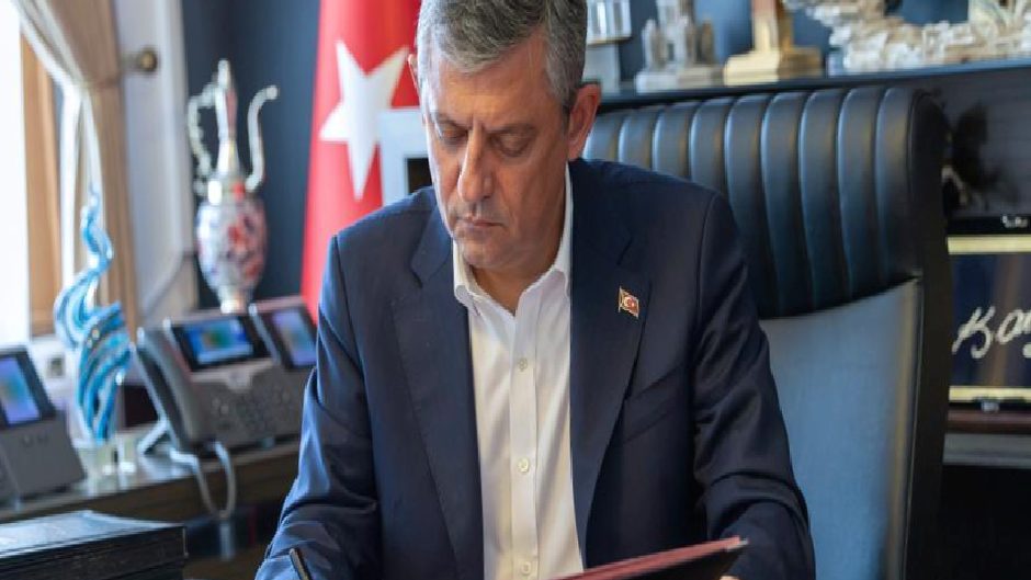 Yeni Parti kuruldu, Özgür Özel oy birliğiyle Genel Başkan