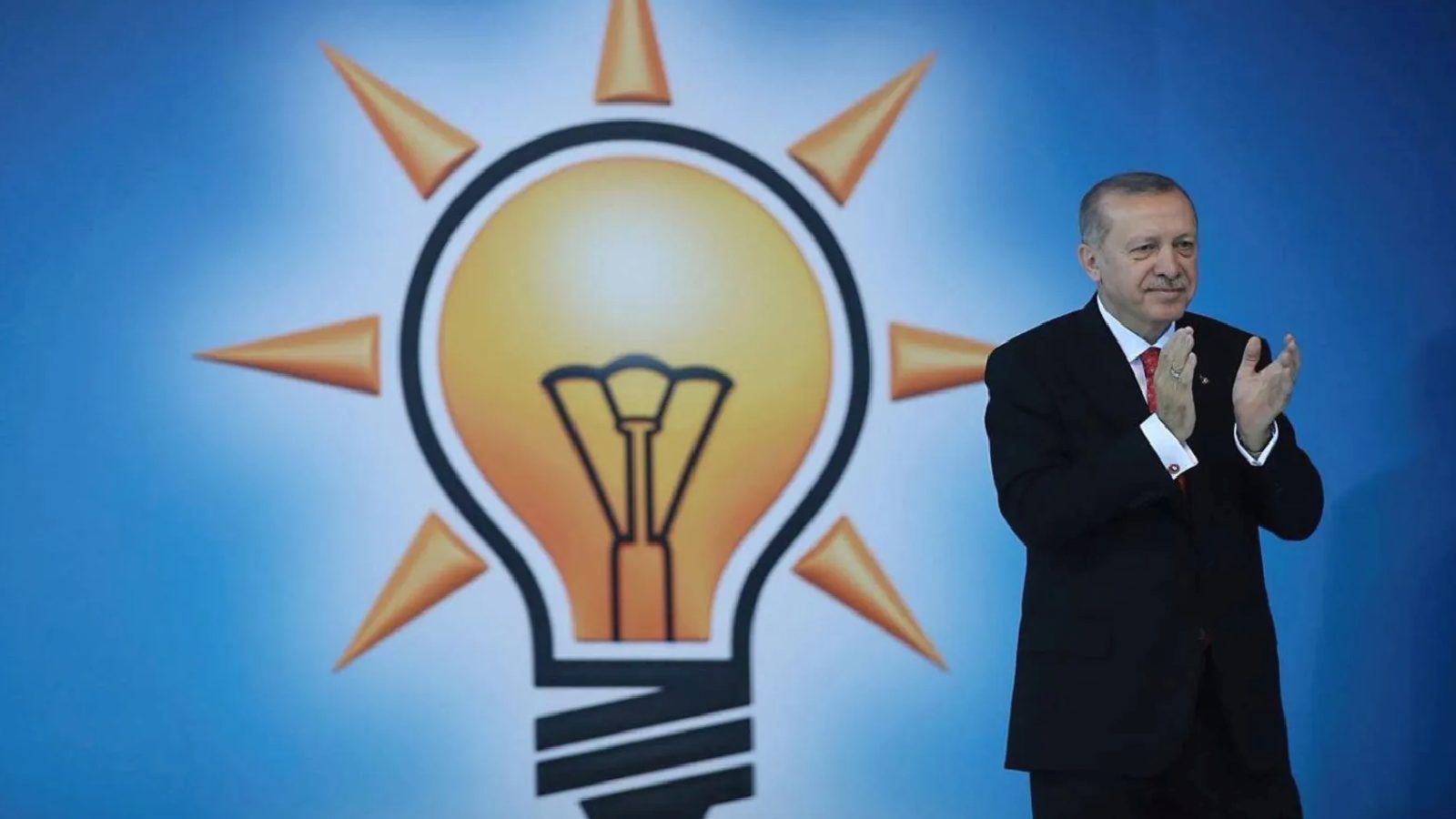 AKP’de 25’inci yıla özel gazete; kutlama programına katılan vatandaşlara dağıtılacak