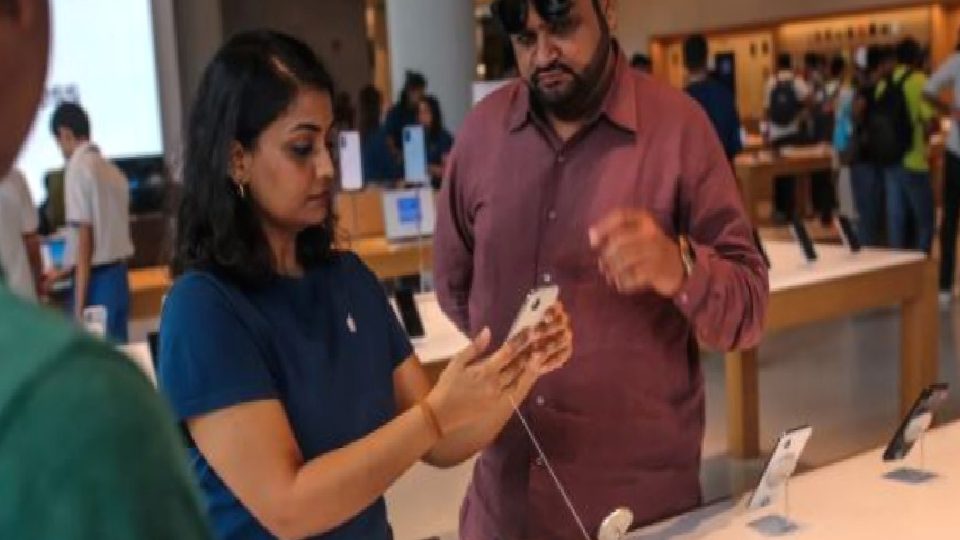 Apple’ın Hindistan’daki satışları 10 milyar doları aştı