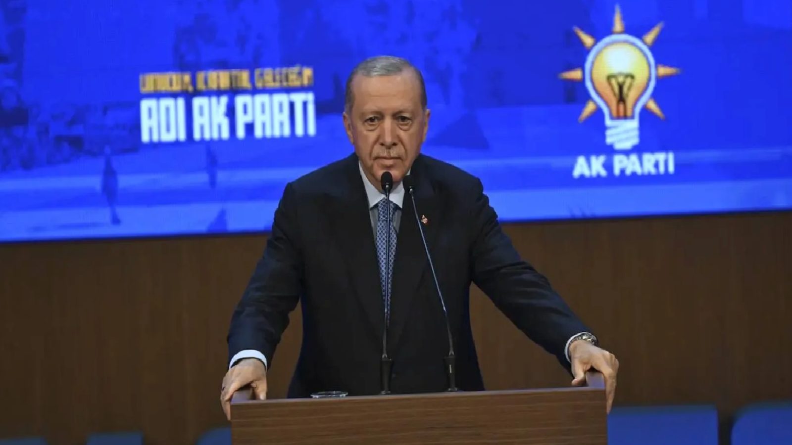 BirGün yazarı Aydın: Türkiye siyaset sahnesinde AKP dönemi bitti