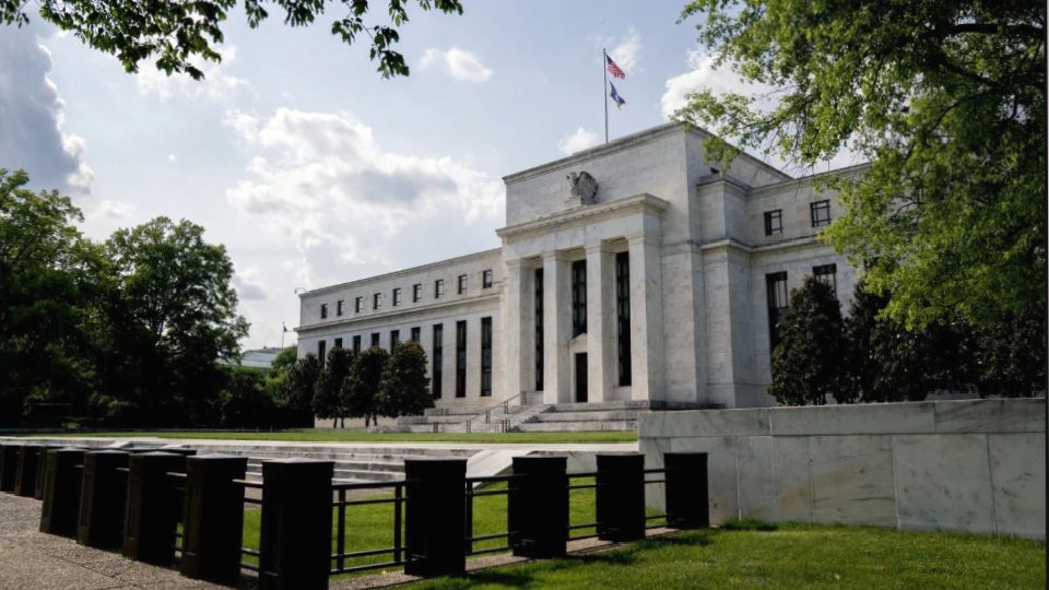 Fed: Büyük ve orta ölçekli şirketlerin kredi talebi güçlendi