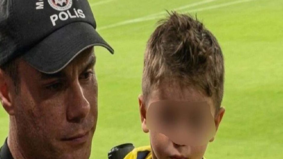 Forması çıkarılan çocuk olayına tepkiler büyüyor